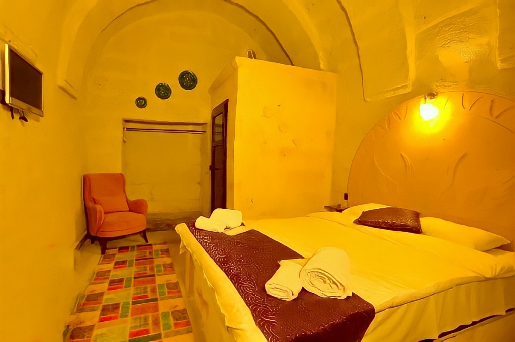https://saklicavehouse.com/en/wp-content/uploads/standart-tas-oda-kapadokya-3.jpg