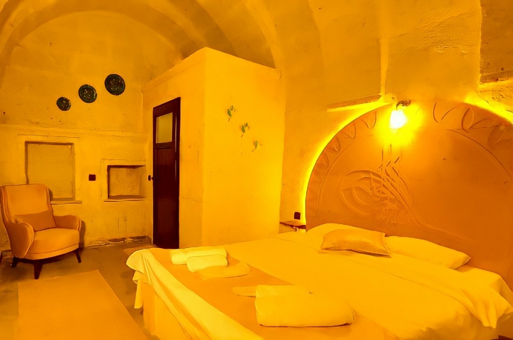 https://saklicavehouse.com/en/wp-content/uploads/standart-tas-oda-kapadokya-4.jpg