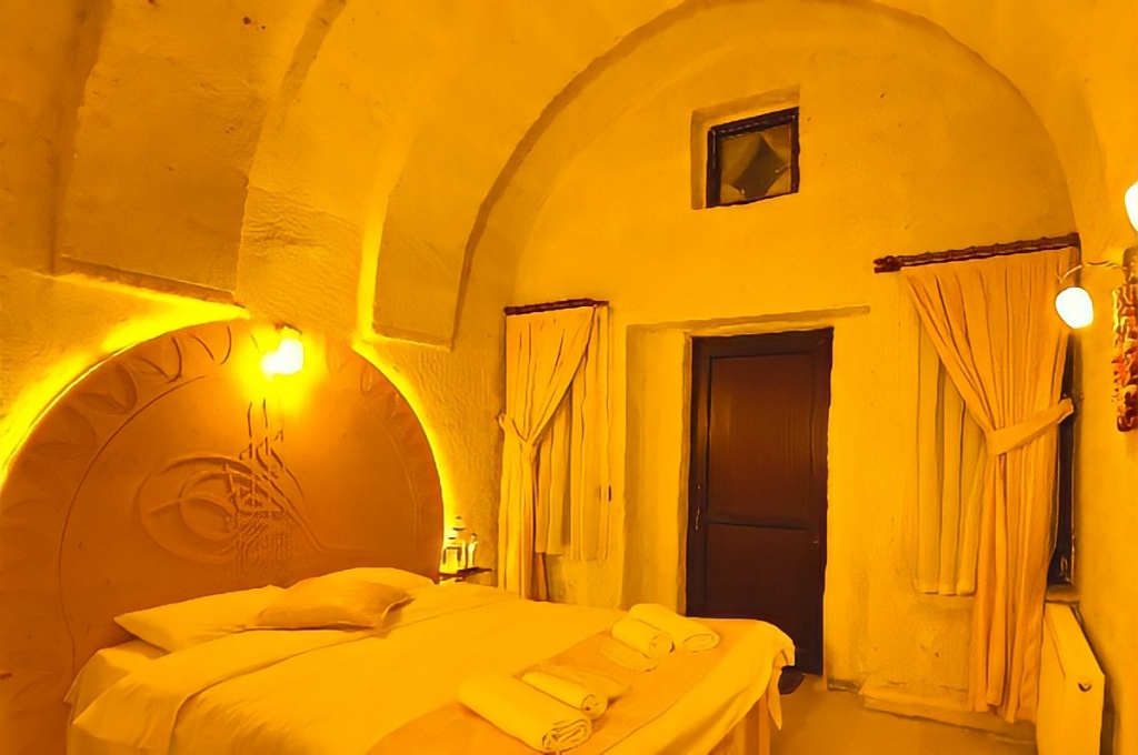 https://saklicavehouse.com/en/wp-content/uploads/standart-tas-oda-kapadokya-5.jpg