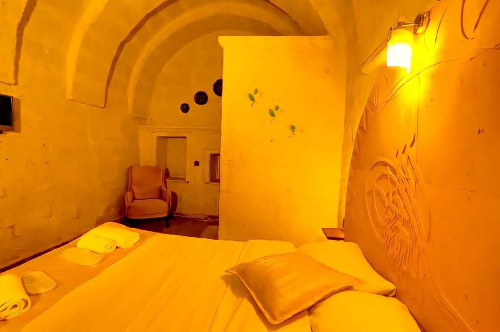 https://saklicavehouse.com/en/wp-content/uploads/standart-tas-oda-kapadokya-6.jpg