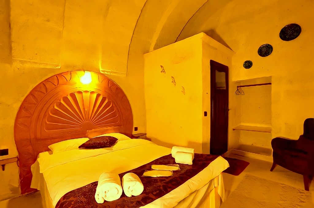 https://saklicavehouse.com/en/wp-content/uploads/standart-tas-oda-kapadokya-7.jpg
